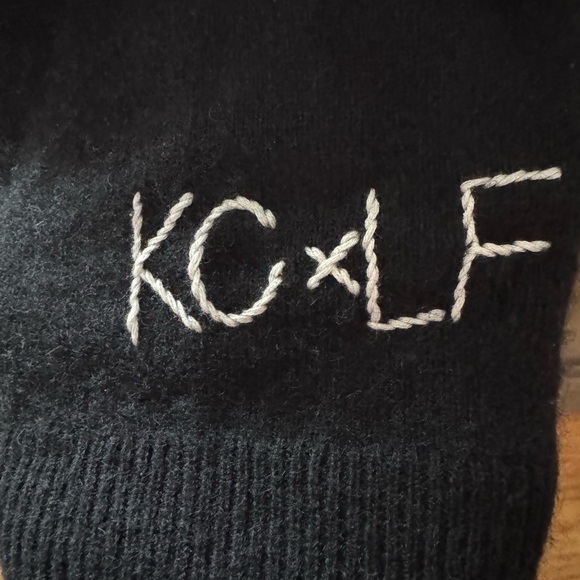 Lingua Franca “Almost Normal” Embroidered Cashmere Sweater Size L - Picture 4 of 7